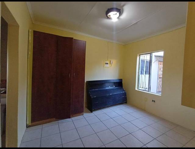 2 BEDROOM PROPERTY TO RENT IN BOOYSENS